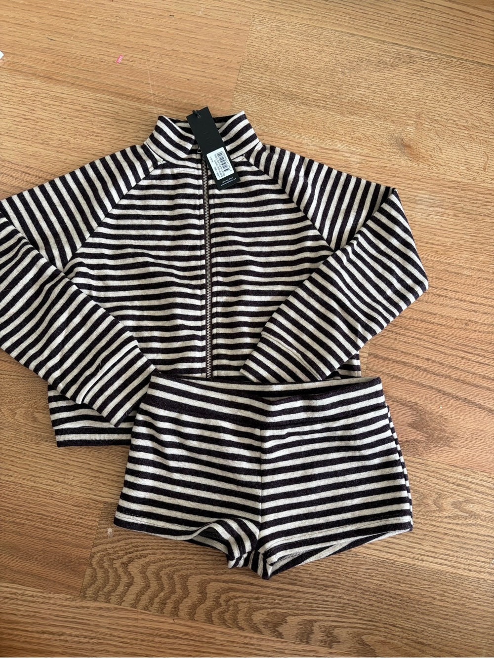 Lioness stripe set - Picture 1 of 3